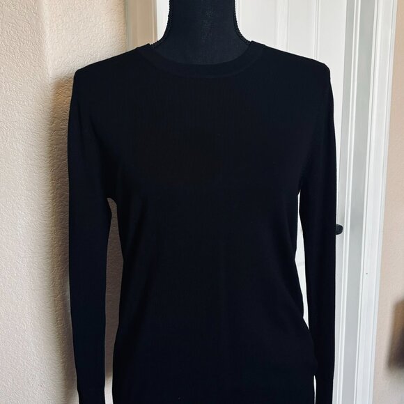 ZARA long sleeve black sweater with 4 gold buttons on wrists - Picture 4 of 5